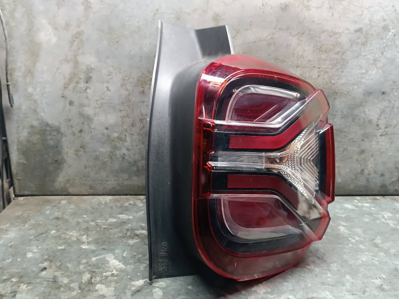 Recambio de piloto trasero derecho para dacia duster ii referencia OEM IAM 265507316R 62323206 