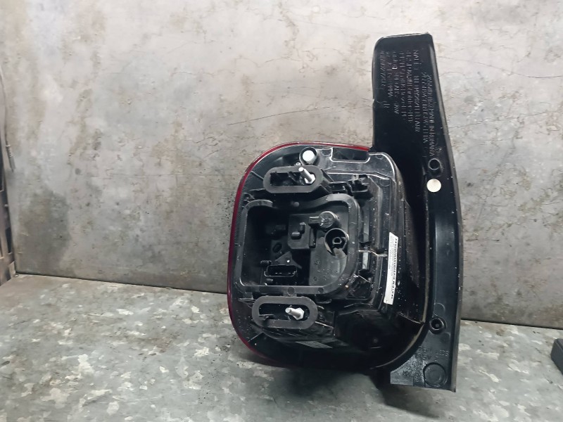 Recambio de piloto trasero derecho para dacia duster ii referencia OEM IAM 265507316R 62323206 