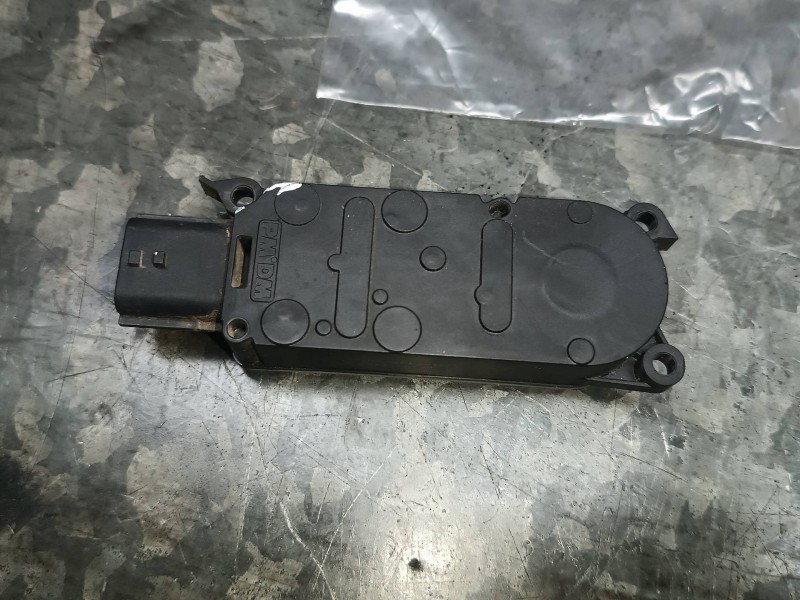 Recambio de modulo electronico para dacia duster ii referencia OEM IAM 114714003 131788800062 TRAMPILLA CALEFACCION