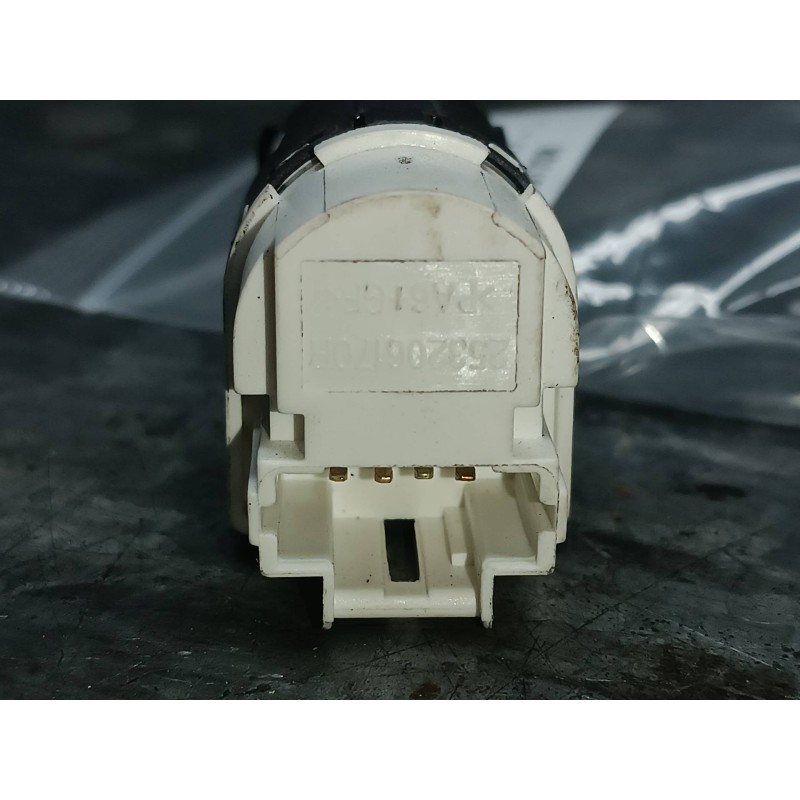 Recambio de sensor para dacia duster ii referencia OEM IAM 253206170R CONECTOR 4 PINES LUZ DE FRENO