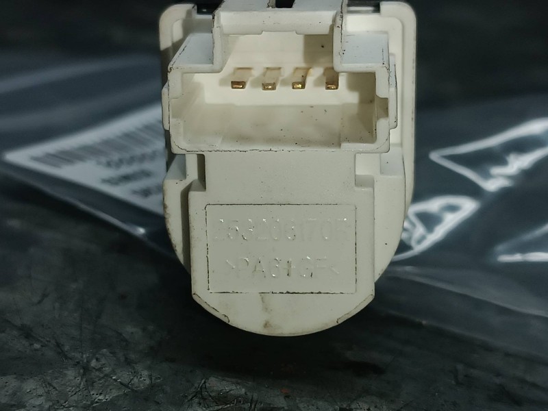 Recambio de sensor para dacia duster ii referencia OEM IAM 253206170R CONECTOR 4 PINES LUZ DE FRENO