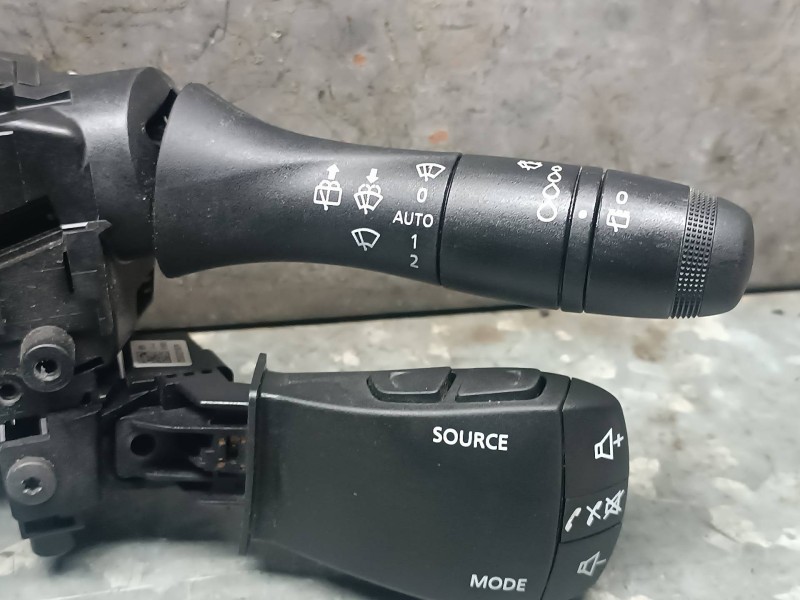 Recambio de mando limpia para dacia duster ii referencia OEM IAM LK1050842801 098RC 92960XFB01432