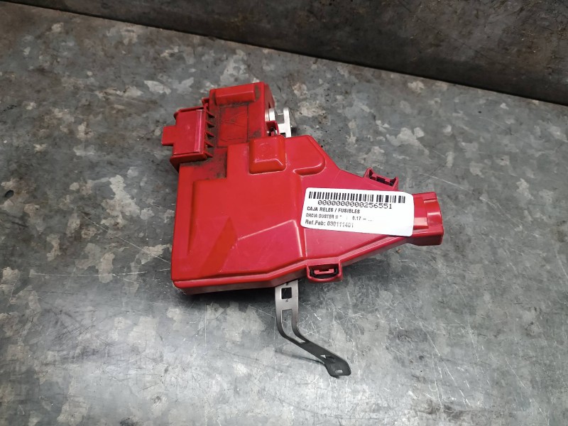 Recambio de caja reles / fusibles para dacia duster ii referencia OEM IAM 030111401  