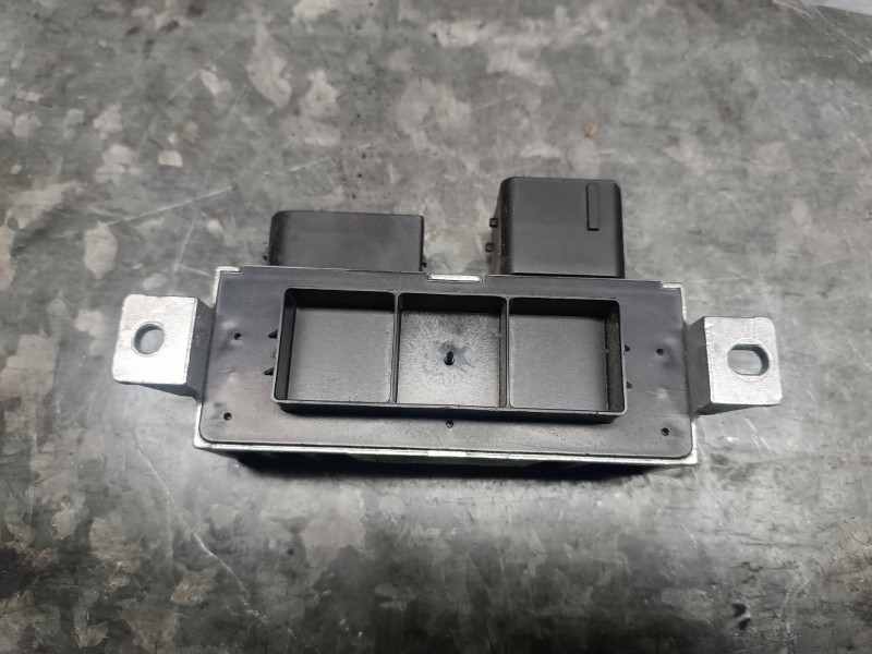 Recambio de caja precalentamiento para dacia duster ii referencia OEM IAM 271202380R 01471391 MAHLE