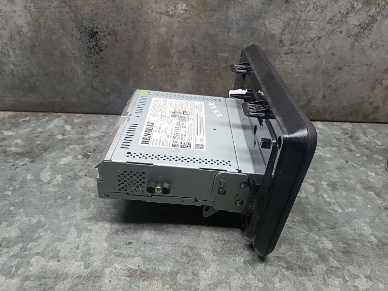 Recambio de sistema audio / radio cd para dacia duster ii referencia OEM IAM 259151105R  