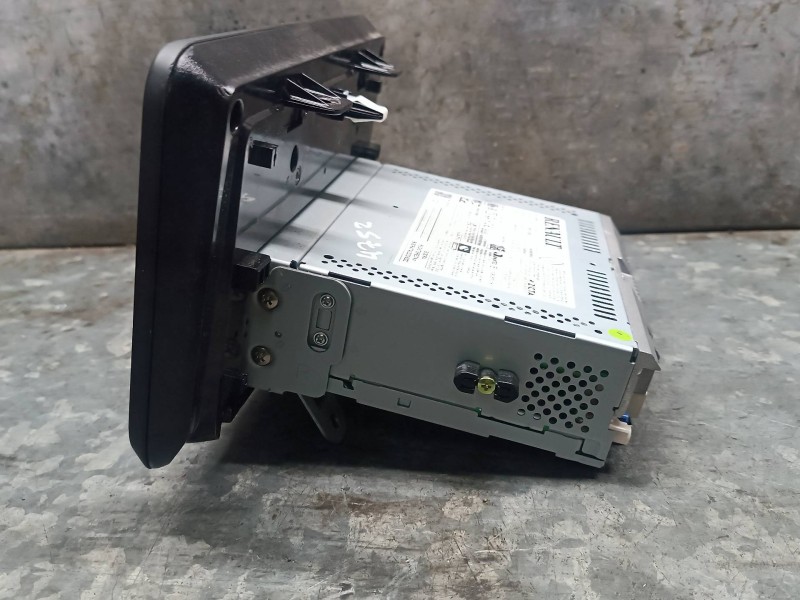 Recambio de sistema audio / radio cd para dacia duster ii referencia OEM IAM 259151105R  