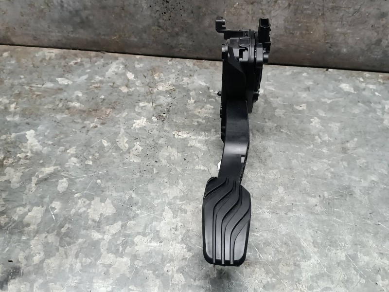 Recambio de pedal acelerador para dacia duster ii referencia OEM IAM 180108467R  CONECTOR 6 PINES