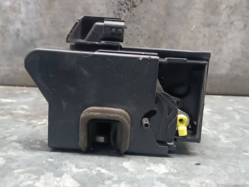 Recambio de cerradura puerta trasera izquierda para dacia duster ii referencia OEM IAM 825031773R C2A290524 