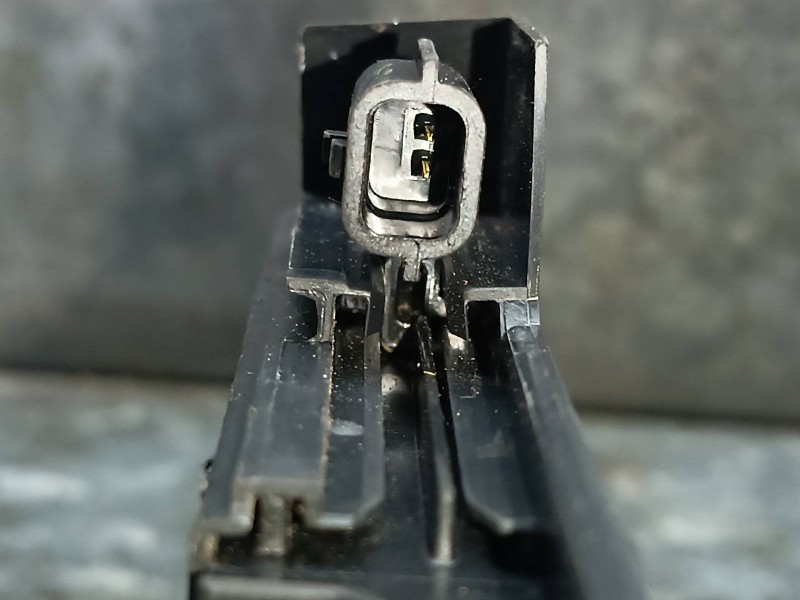 Recambio de cerradura puerta trasera izquierda para dacia duster ii referencia OEM IAM 825031773R C2A290524 