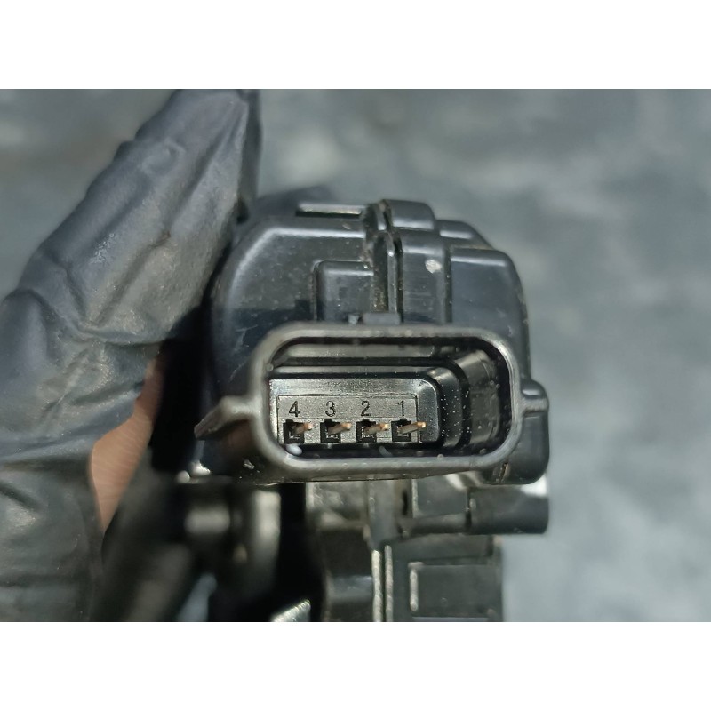 Recambio de cerradura maletero / porton para dacia duster ii referencia OEM IAM 905039428R 40557160 CONECTOR 4 PINES
