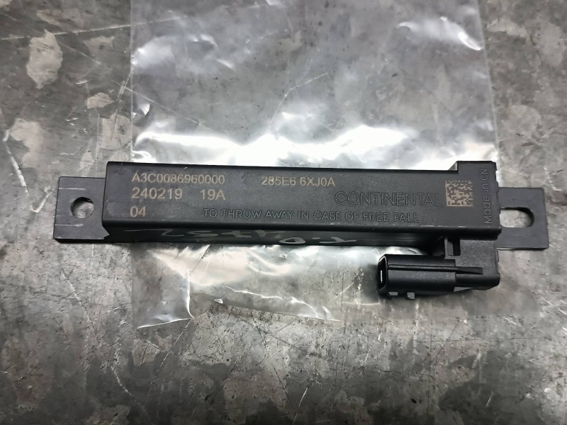 Recambio de antena para dacia duster ii referencia OEM IAM A3C0086960000 285E66XJ0A 240219 19A