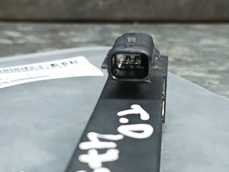 Recambio de antena para dacia duster ii referencia OEM IAM A3C0086960000 285E66XJ0A 240219 19A