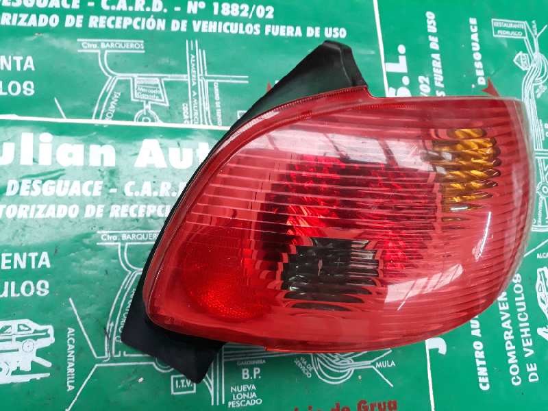 Recambio de piloto trasero derecho para peugeot 206 berlina look referencia OEM IAM   