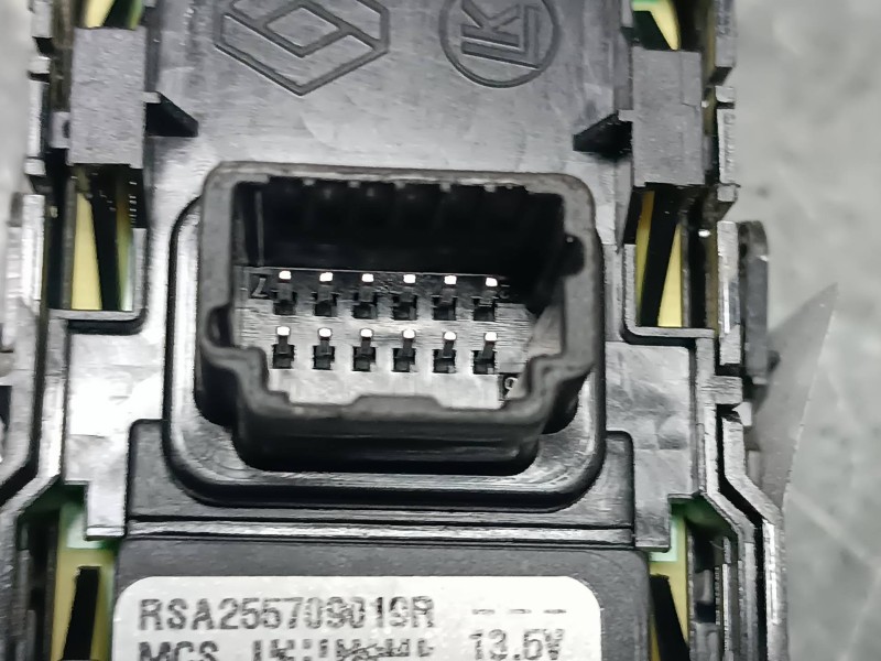 Recambio de mando elevalunas delantero izquierdo para dacia duster ii referencia OEM IAM 255709019R 254113300R 254112588R