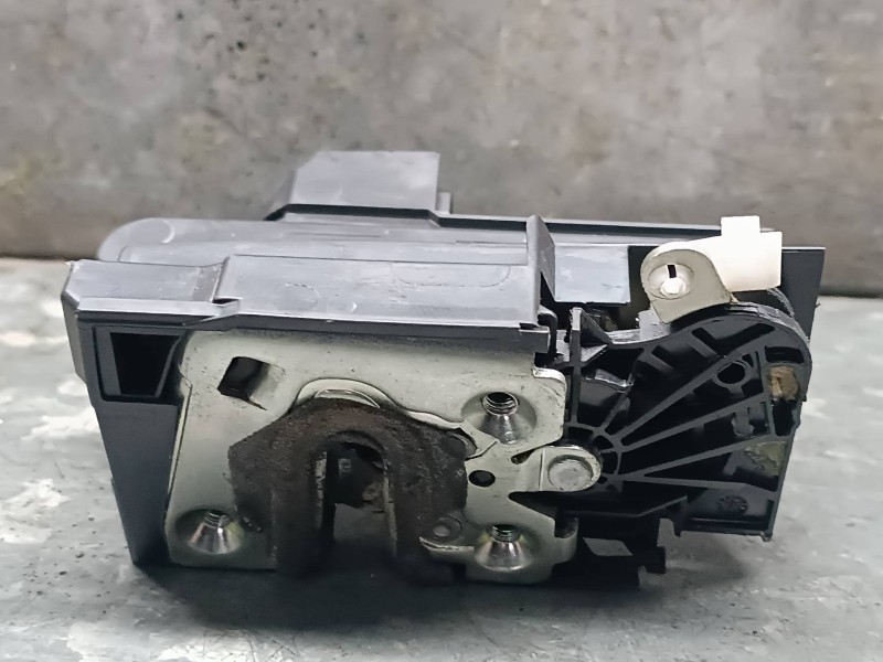 Recambio de cerradura puerta trasera derecha para dacia duster ii referencia OEM IAM 825023654R C2B070624 