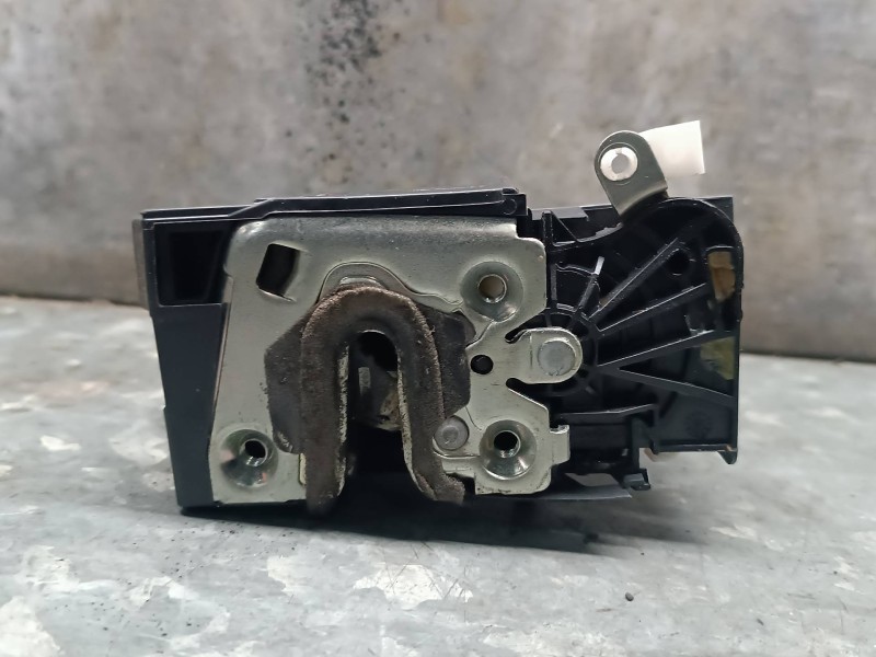 Recambio de cerradura puerta trasera derecha para dacia duster ii referencia OEM IAM 825023654R C2B070624 