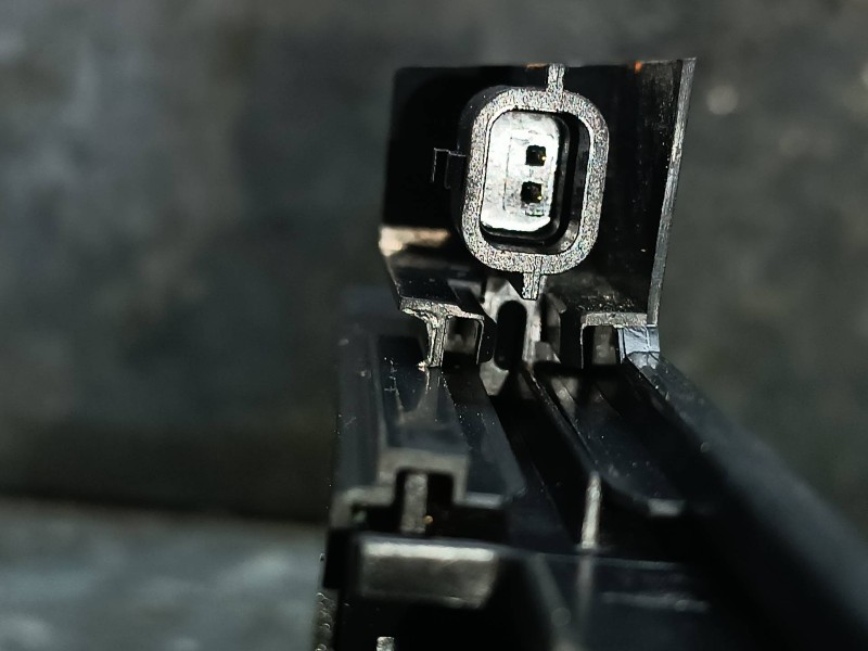 Recambio de cerradura puerta delantera izquierda para dacia duster ii referencia OEM IAM 805032234R C5B070624 