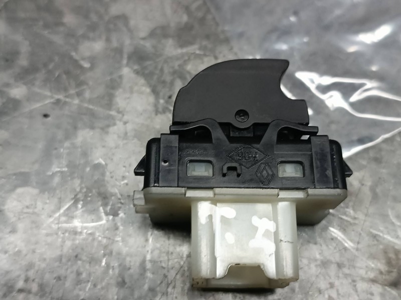 Recambio de mando elevalunas trasero izquierdo para dacia duster ii referencia OEM IAM 2542  CONECTOR 6 PINES