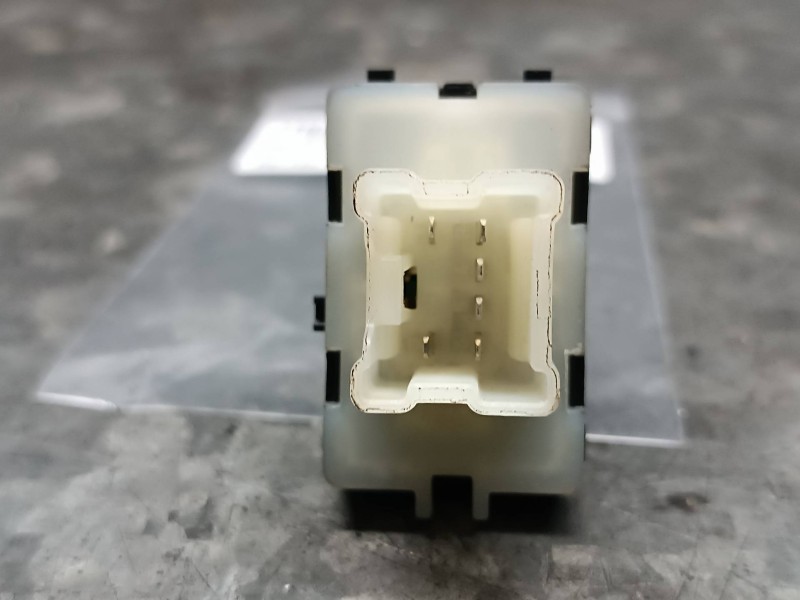 Recambio de mando elevalunas delantero derecho para dacia duster ii referencia OEM IAM 254218614R  CONECTOR 6 PINES