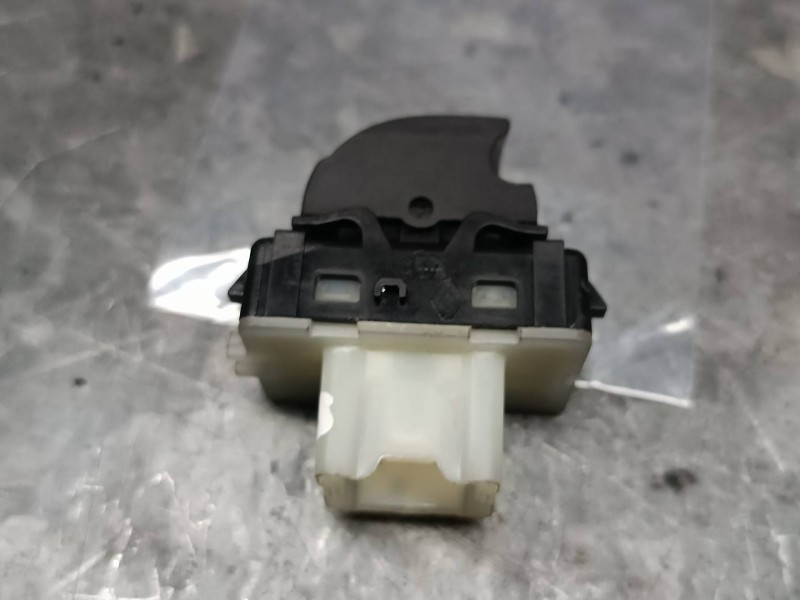 Recambio de mando elevalunas delantero derecho para dacia duster ii referencia OEM IAM 254218614R  CONECTOR 6 PINES