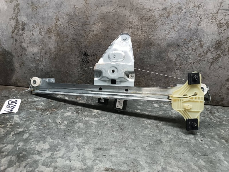 Recambio de elevalunas delantero izquierdo para dacia duster ii referencia OEM IAM 807217664R  ELECTRICO