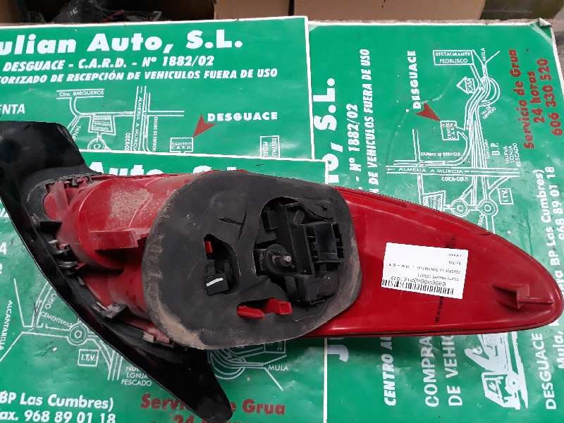 Recambio de piloto trasero derecho para peugeot 206 berlina look referencia OEM IAM   