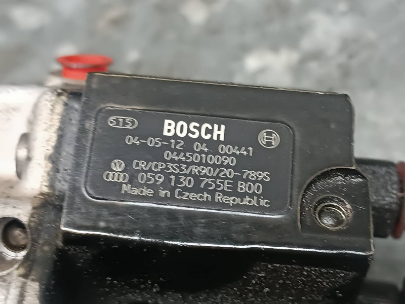 Recambio de bomba inyeccion para audi a6 berlina (4f2) referencia OEM IAM 059130755E 0445010090 BOSCH