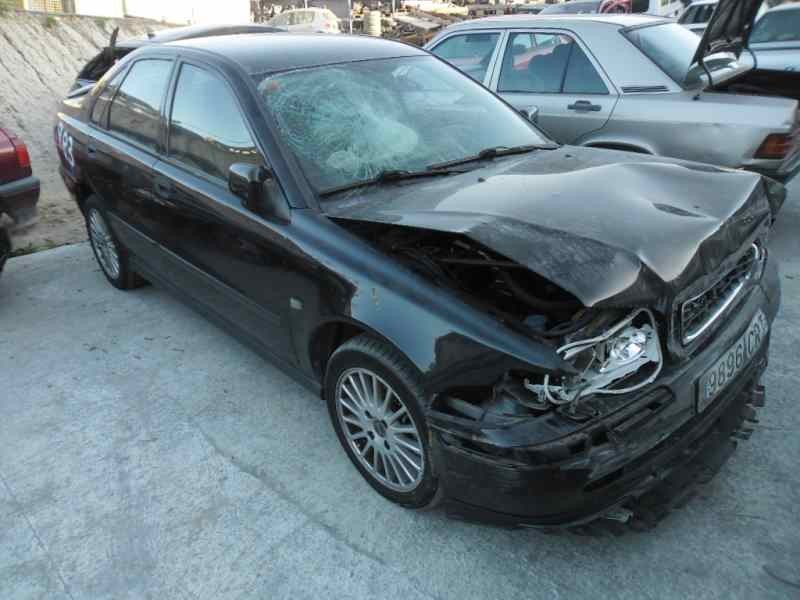 volvo s40 berlina del año 2004