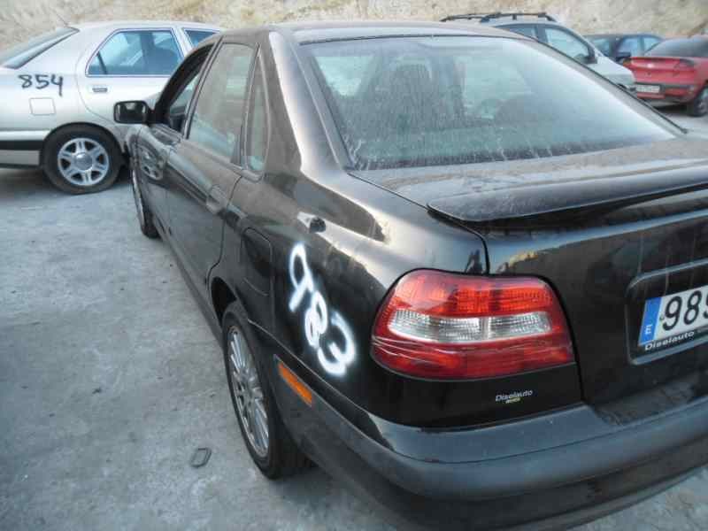 volvo s40 berlina del año 2004