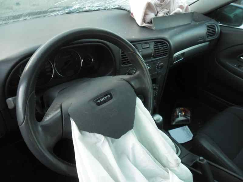 volvo s40 berlina del año 2004