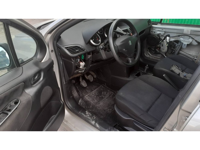 peugeot 207 del año 2008