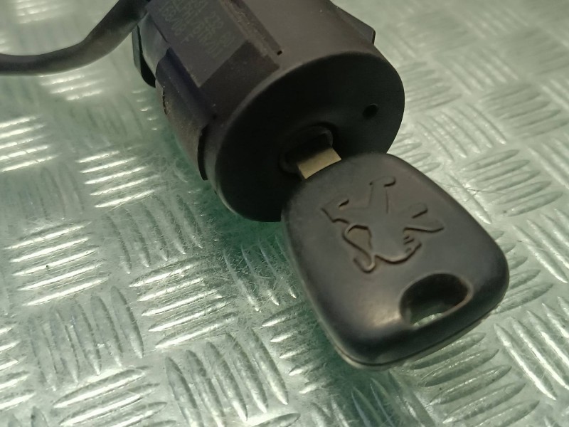 Recambio de centralita motor uce para peugeot 207 referencia OEM IAM 9665424480 9663798280 KIT- VALEO