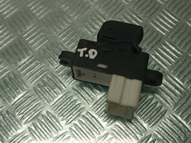 Recambio de mando elevalunas delantero derecho para nissan murano (z50) referencia OEM IAM 5718Z  CONECTOR 5 PINES