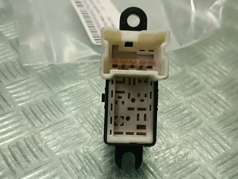 Recambio de mando elevalunas trasero izquierdo para nissan murano (z50) referencia OEM IAM   CONECTOR 5 PINES
