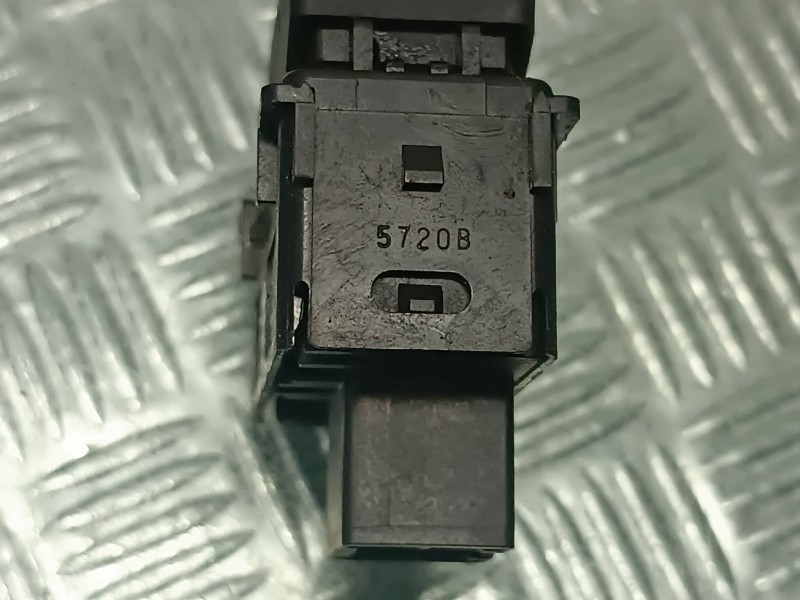 Recambio de interruptor para nissan murano (z50) referencia OEM IAM 5720B CONECTOR 6 PINES 4WD