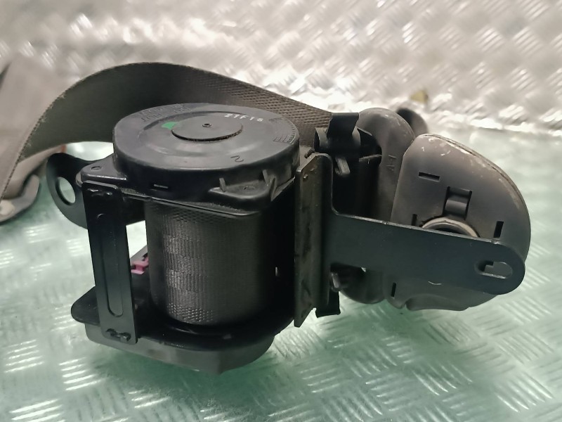 Recambio de cinturon seguridad delantero izquierdo para kia carnival ii 2.9 cdri ex referencia OEM IAM 02122  