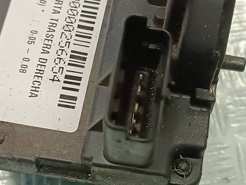 Recambio de cerradura puerta trasera derecha para nissan murano (z50) referencia OEM IAM   CONECTOR 4 PINES