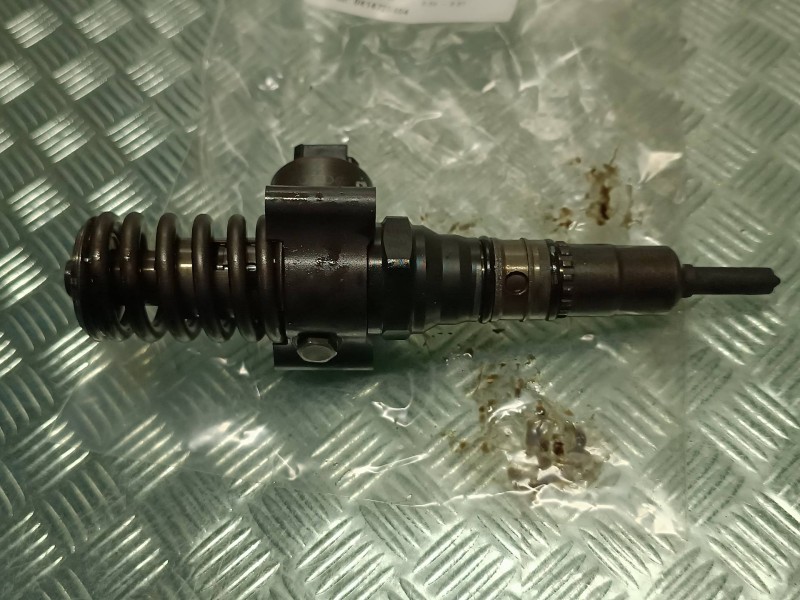 Recambio de inyector para audi a4 berlina (8e) referencia OEM IAM 0414720404 PDB027 BOSCH