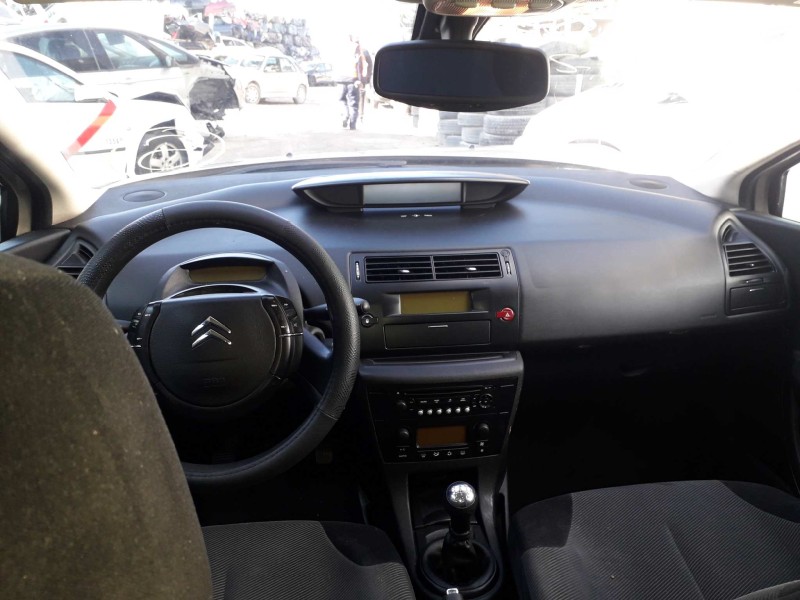 citroen c4 berlina del año 2005