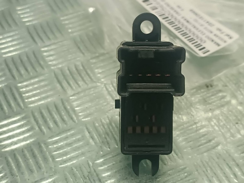 Recambio de mando elevalunas trasero derecho para nissan note (e11e) referencia OEM IAM 25411ED008  CONECTOR 6 PINES