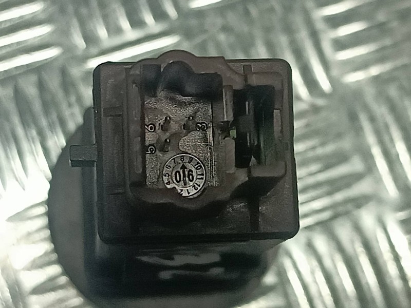 Recambio de interruptor para nissan note (e11e) referencia OEM IAM 25585BC600 CONECTOR 3 PINES AIRBAG