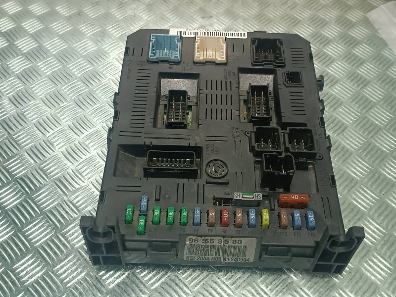 Recambio de caja reles / fusibles para citroen c5 berlina referencia OEM IAM 9656530580 BSI2004 H05 JOHNSON CONTROLS