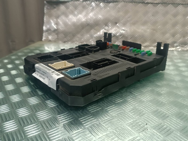 Recambio de caja reles / fusibles para citroen c5 berlina referencia OEM IAM 9656530580 BSI2004 H05 JOHNSON CONTROLS