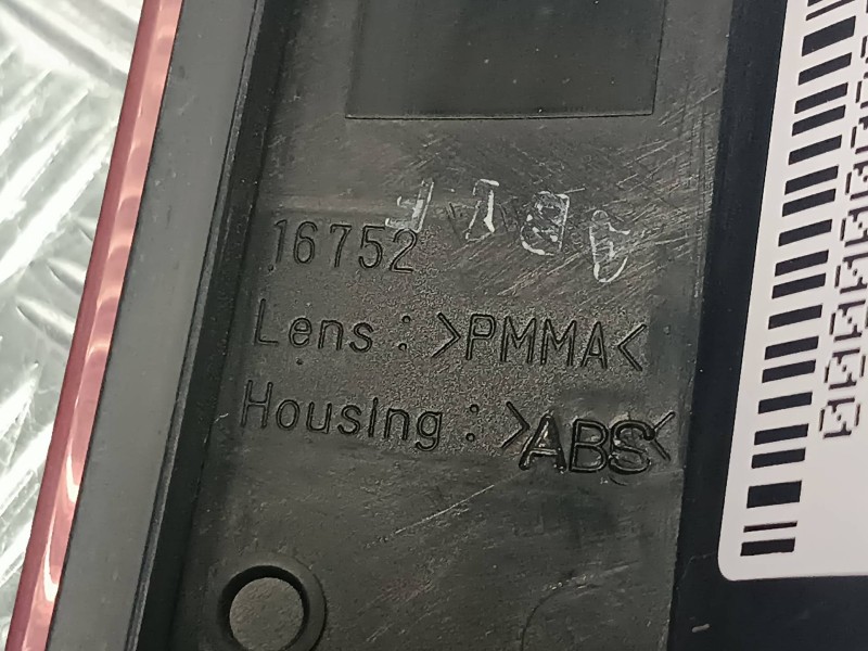 Recambio de reflector trasero para nissan note (e11e) referencia OEM IAM 16752  CATADRIOPTICO