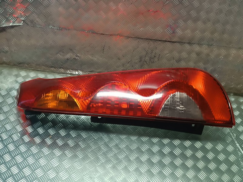 Recambio de piloto trasero derecho para nissan note (e11e) referencia OEM IAM 22016752  