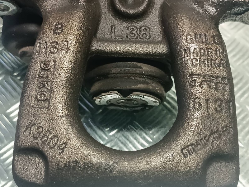 Recambio de pinza de freno trasera izquierda para mazda 6 lim. (gh)(.2012) referencia OEM IAM 32357035 L38 TRW