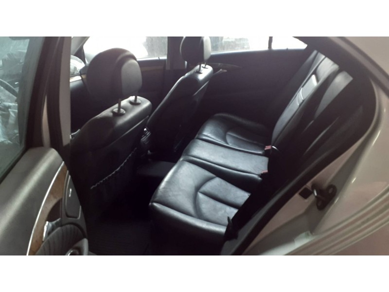 mercedes-benz clase e (w211) berlina del año 2006