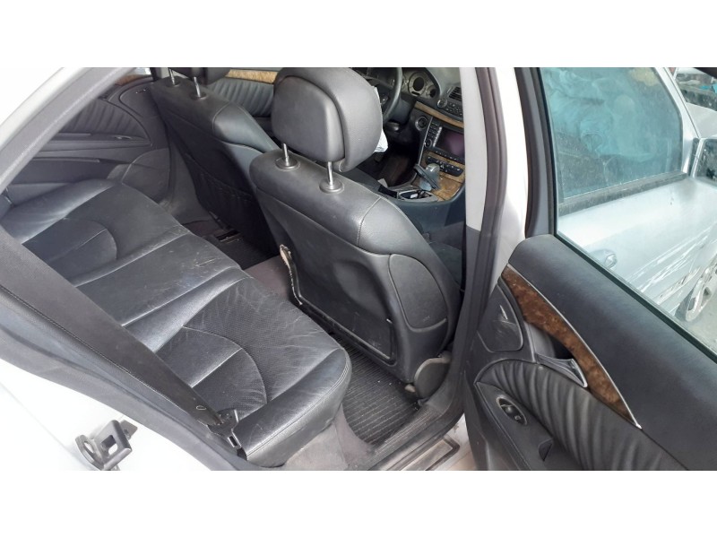 mercedes-benz clase e (w211) berlina del año 2006