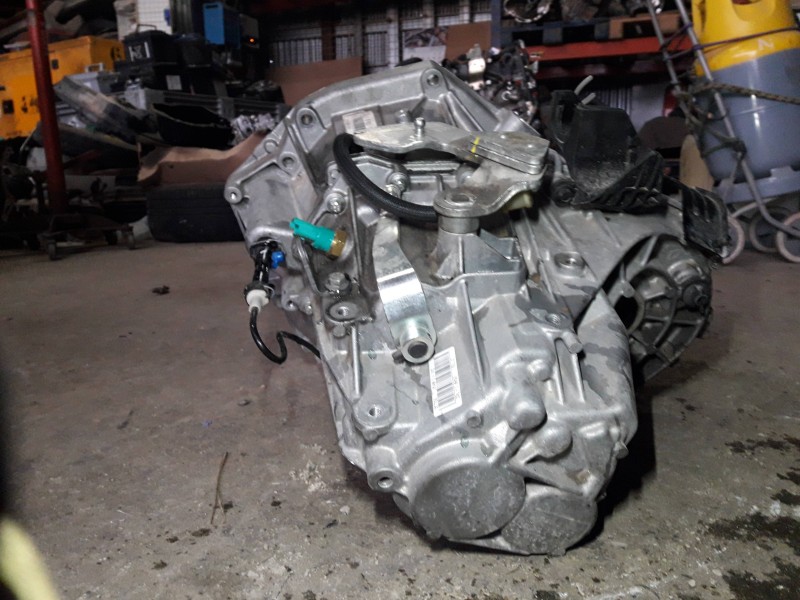 Recambio de caja cambios para dacia duster ii referencia OEM IAM LT4361 B214998 