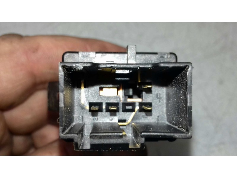 Recambio de warning para seat ibiza (6l1) stella referencia OEM IAM 6L1953235A  3+1 PINES